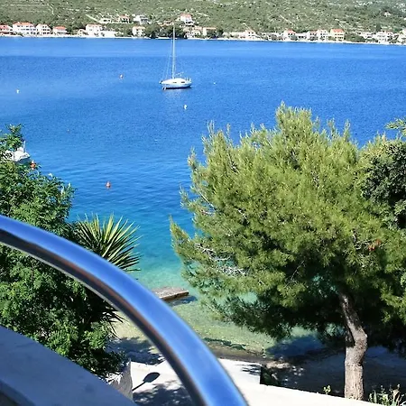 Daire Captains House *